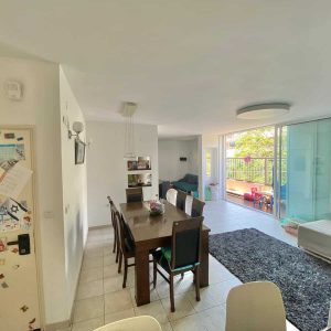 למכירה בבלעדיות, 5 חדרים עם מ.שמש וחניה טאבו, הרצליה הצעירה