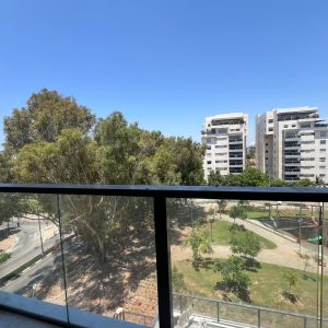 למכירה בבלעדיות, חדשה מקבלן 5 חד' עם נוף ירוק ופתוח, הרצליה הירוקה המערבית