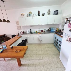 למכירה בבלעדיות, 3 חד' עם ממ"ד מעלית וחניה, מרכז הרצליה