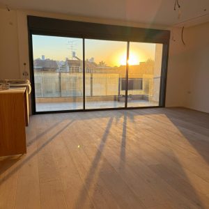 למכירה בבלעדיות, דירה חדשה מעוצבת בבניין בוטיק, מרכז השקט הרצליה