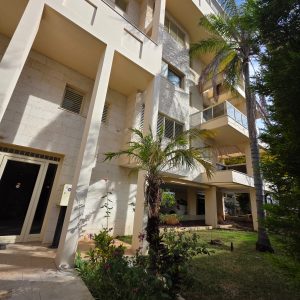 למכירה בבלעדיות, 4 חד' + ממ"ד + 2 מ.שמש + 2 חניות, מיקום מעולה הרצליה הצעירה