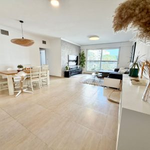 למכירה בבלעדיות, 5 חדרים משופצת 125 מ"ר בנוי, נווה אמירים