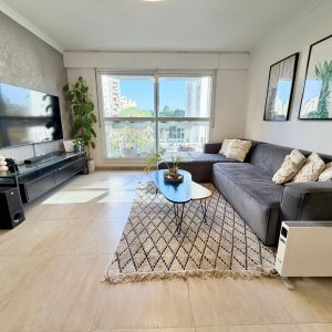 למכירה בבלעדיות, 5 חדרים משופצת 125 מ"ר בנוי, נווה אמירים