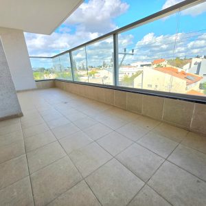 למכירה בבלעדיות 4 חד' + ממ"ד ומ.שמש משופצת, הרצליה הצעירה