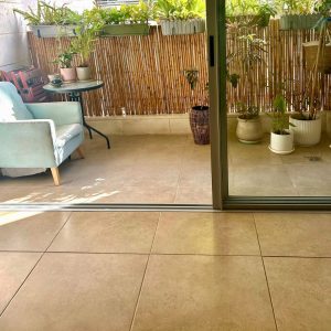 למכירה בבלעדיות, 4 חד' + ממ"ד + מ.שמש + מעלית + חניה, הרצליה הצעירה