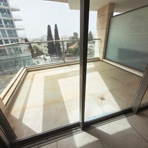 למכירה בבלעדיות 4 חד' כוללת ממ"ד, 2 חניות, מ.שמש 13 מ"ר, מעלית, הרצליה הצעירה פרוייקט דורי