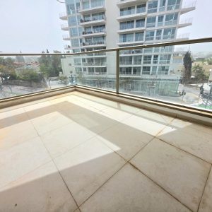 למכירה בבלעדיות 4 חד' כוללת ממ"ד, 2 חניות, מ.שמש 13 מ"ר, מעלית, הרצליה הצעירה פרוייקט דורי