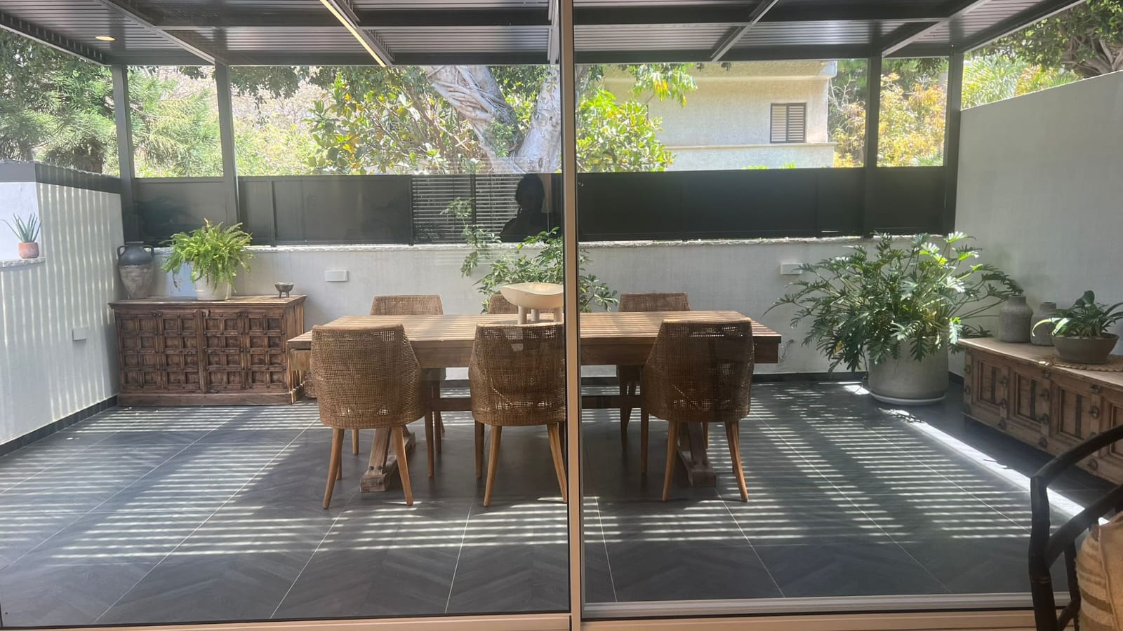 קוטג יוקרתי למכירה משופץ, מעוצב ברמה גובהה, הרצליה הצעירה – תמונה 3